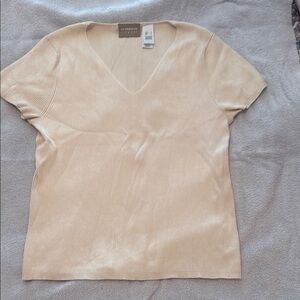 Liz Claiborne Cream V-Neck Short Sleeve Top
